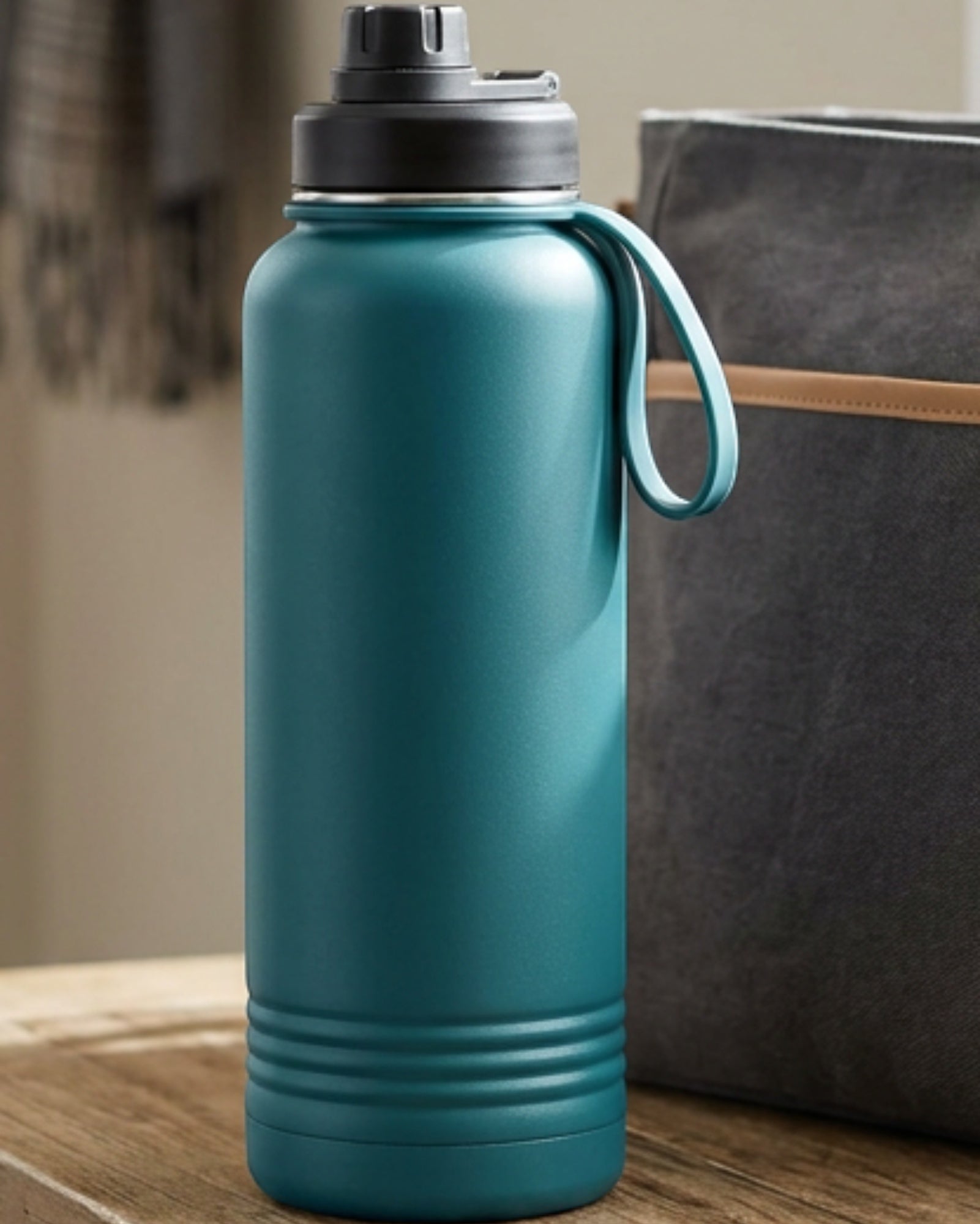 Nelou Vacuum Insulated Cup 26 fl oz Ocean Teal Push-Button Spout - Lifestyle view
